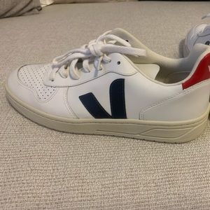 Veja Náutico sneaker.   V10 white leather.  Women’s size 10.  Men’s size 8.